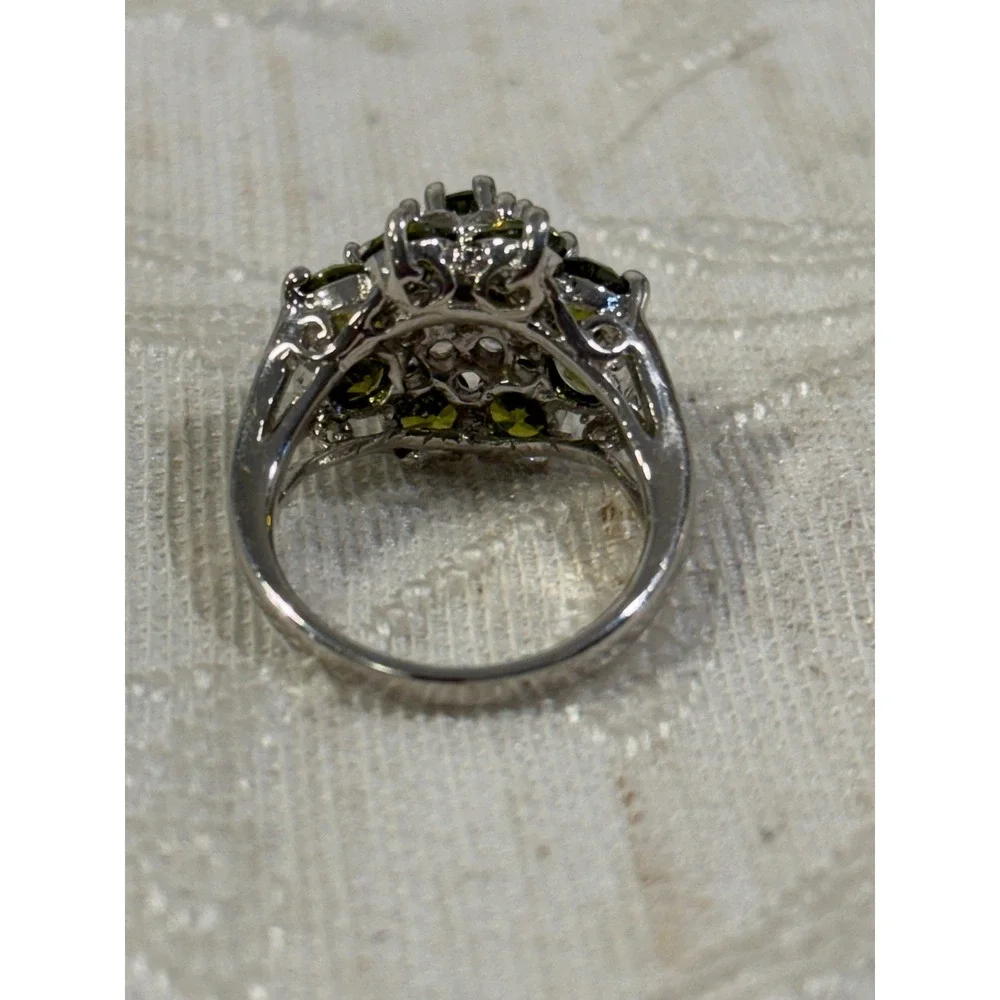 Vintage White Gold Tone Tiered Green Clear Flower Cluster Ring Size 8 SEE NOTE